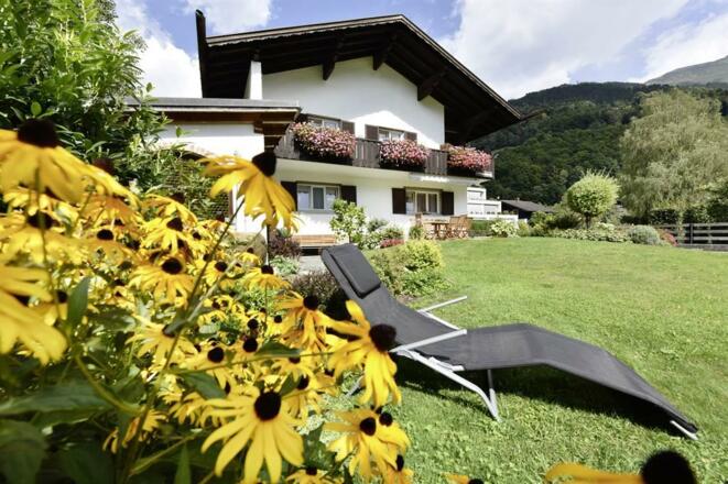 Garten und Liegewiese