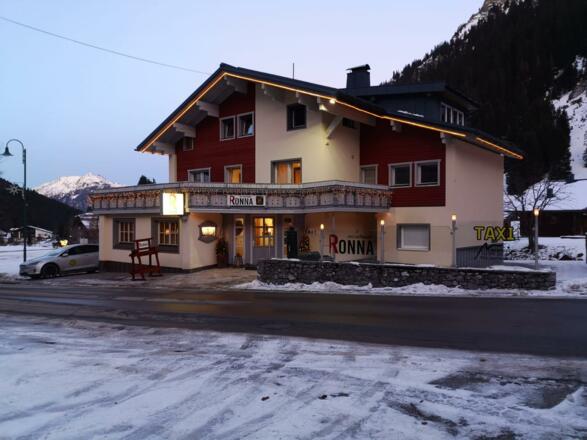 9464EF03-EC5C-4712-A93E-F61FD2874B53