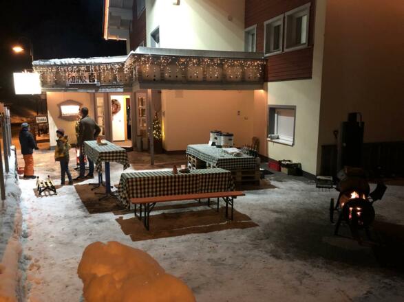 F8A98623-FA78-4AB7-9E9D-965F6F25BA68