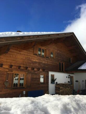 Hausansicht Fewo Loretz Parkplätze