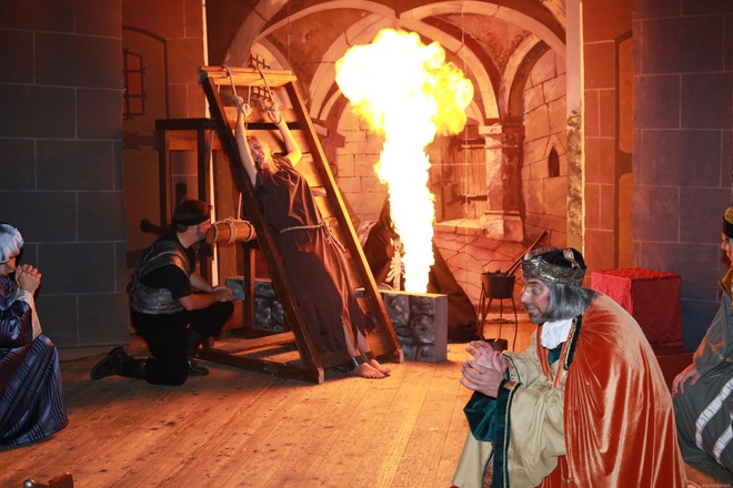 Ritterschauspiele Kiefersfelden im ältesten Dorftheater Deutschlands auf der einzigen barocken Drehkulissenbühne