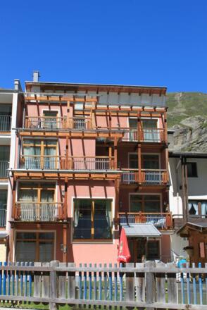11_Appartement_Gurgl_Haus_Außenansicht_Rückseite