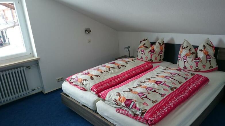 Schlafzimmer 2