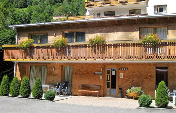 Alpina Central im Sommer