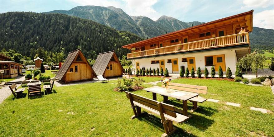 Adventure Hütte mit SanitärAnlagen