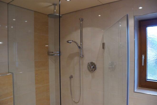 Dusche in der Ferienwohnung Reimair