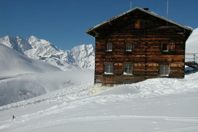 Untere Widdersteinhütte im Winter