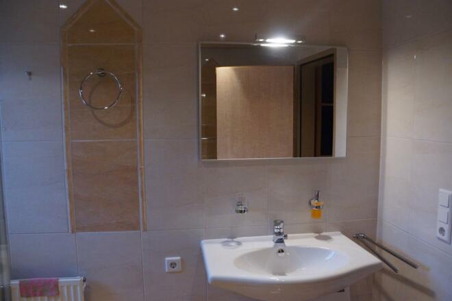 Badezimmer in der Ferienwohnung in Tulfes