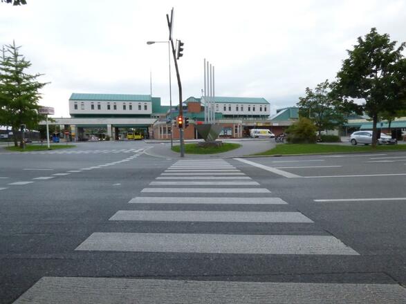 Aluminiumplastik mit Bahnhof