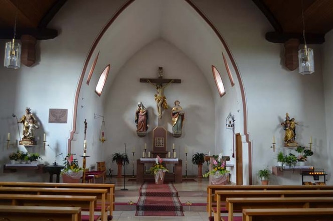 Blick ins Innere der Kirche St. Ulrich