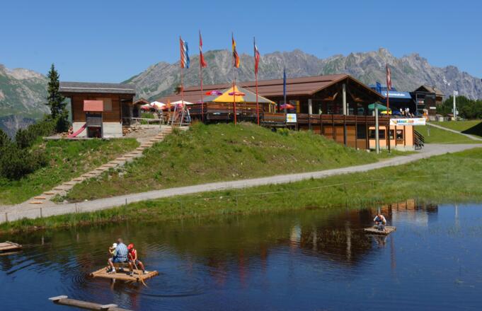 Bergrestaurant mit See
