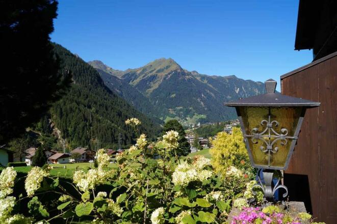 Aussen_Sommer_Laterne_Dorfb