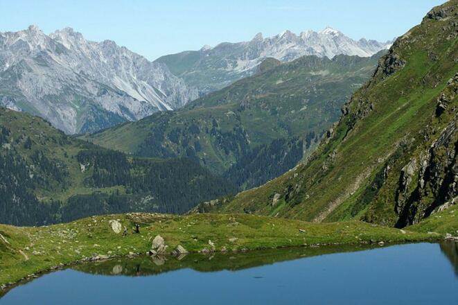 Blick vom Schwarzsee auf das Lechquellengebirge