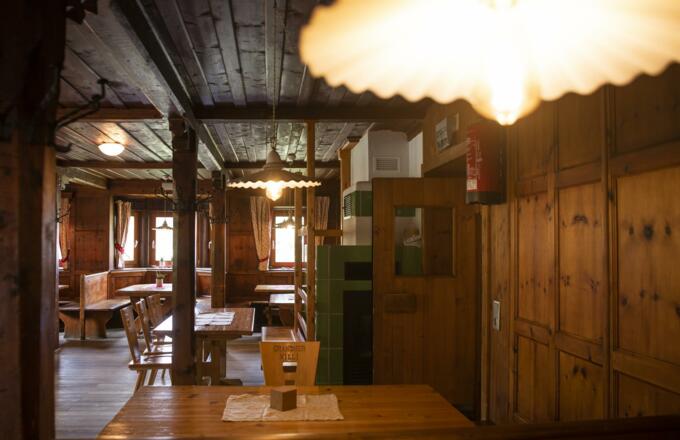 Die Stube auf der Lizumerhütte im Wattental