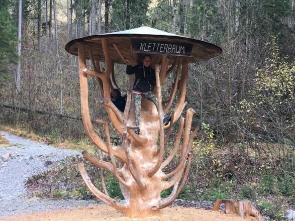 Kinderspielplatz Erlebnispfad Marul