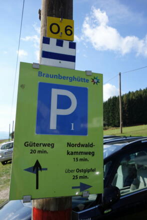 Beschilderung des Parkplatzes