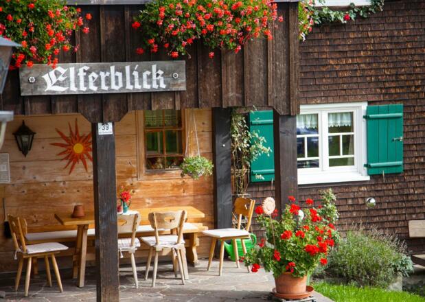 Sonntagsfrühstück im Freien, mit bestem Panorama