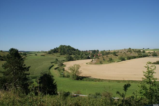 Kesseltal mit Hohenburg