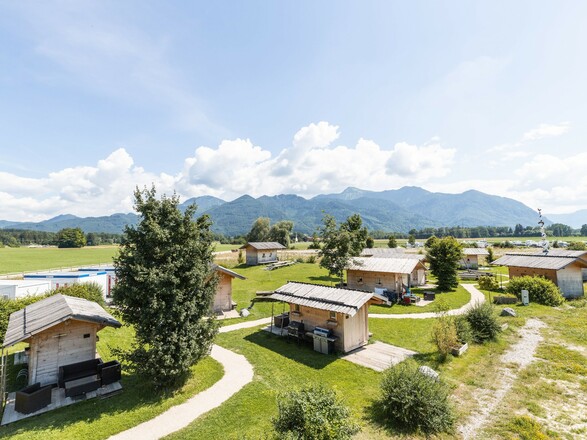 Almdorado Übersee - Dorfplatz
