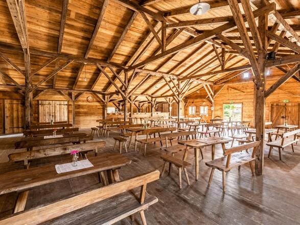 Almdorado Übersee - Almstadl innen