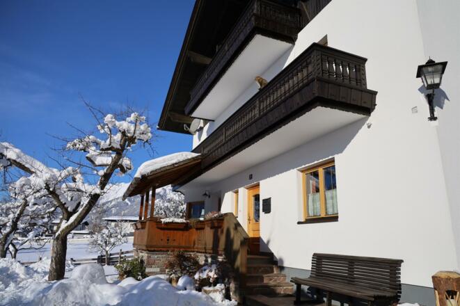 Schlaucher Hof, Außenansicht W1