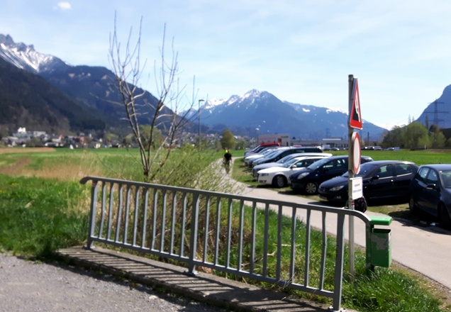 Kletterparkplatz am "Hangenden Stein"