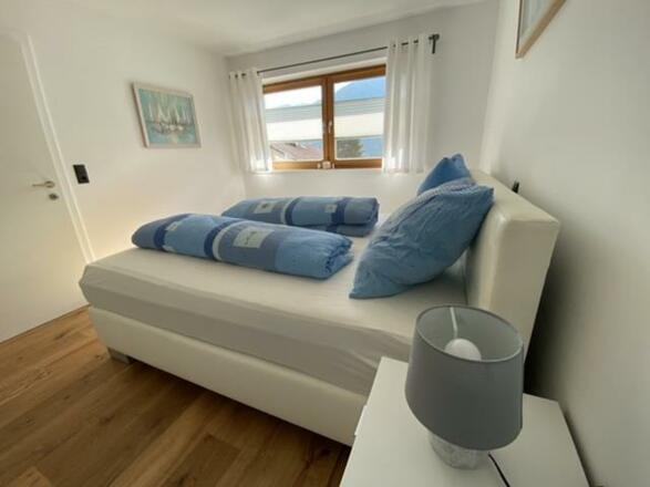 C2DECBA1-670E-4EFC-AED2-D279C1CFA7DF