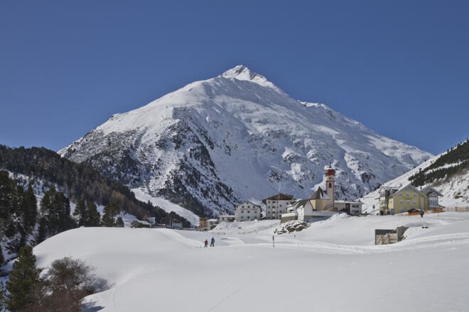 Bergsteigerdorf Vent - mit Blick zur Übungsloipe