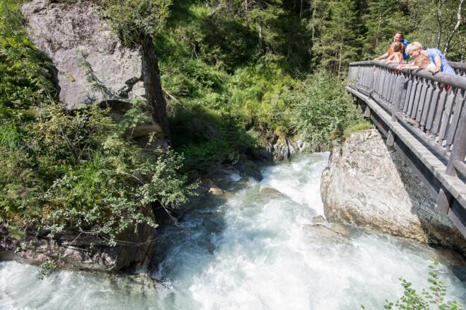 Smaragdweg - Station "Mitten im Wildbach"