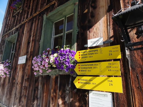 Wegweiser bei der Bürglhütte