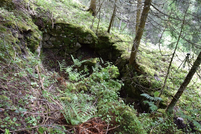 Fundamentreste der ersten Häuser von Kaisers