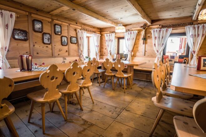 Speisesaal Martin Busch Hütte