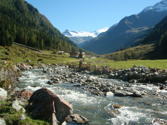 Blick zum Talschluß mit dem Gletscher