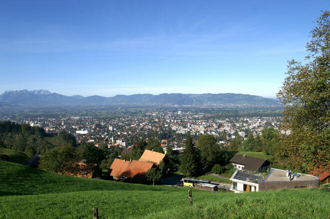 Watzenegg mit Blick auf Dornbirn