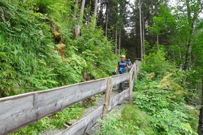 Weg am Untersulzbach Wasserfall
