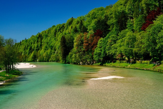 Blick von Isarsteg auf die Isar