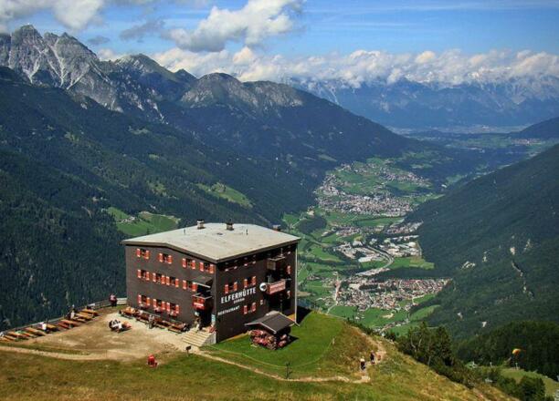 Elferhütte Sommer neu