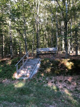 Sitzgruppe vor der Eulenburg