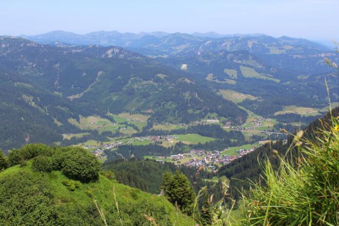 Aussicht von der Kuhgehrenspitze auf Riezlern
