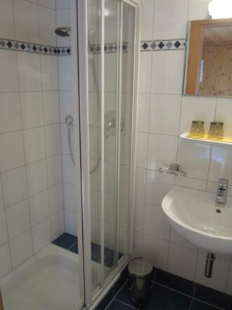 Badezimmer für Zimmer 2