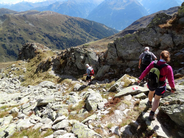 Abstieg vom Gipfel des Steinkogel
