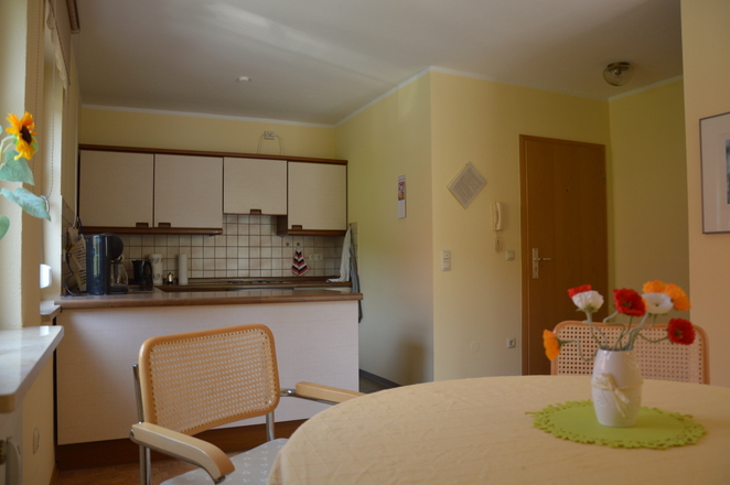 FeWo-Wiesentweg, Fam. Stein - Eßplatz und Einbauküche