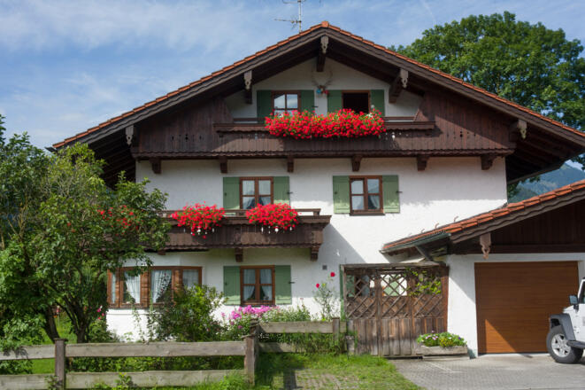 Hausansicht im Sommer