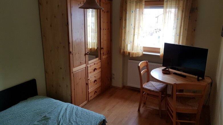 Schlafzimmer 2
