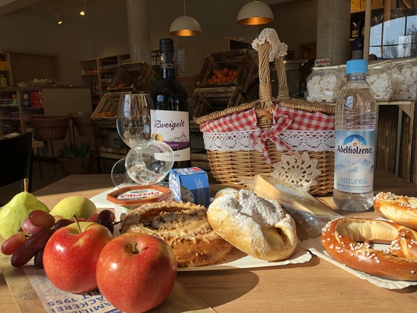 Picknickkorb aus dem Mietenkamer Dorfladen