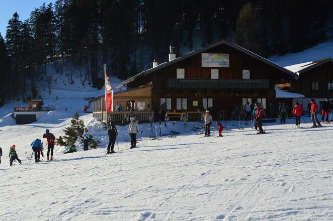 Hütte von der Piste aus