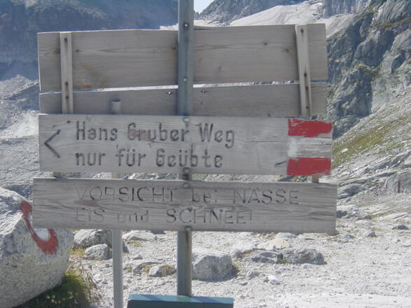Wegweiser Hans-Gruber Weg