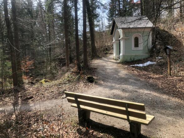 Lourdeskapelle - letzte Station des Kreuzwegs Hilaribergl