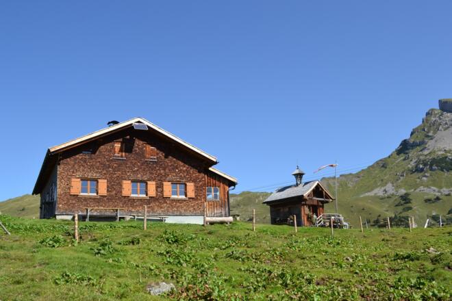 Alpe Ifersgunt mit Kapelle