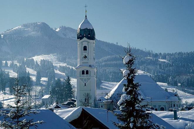 Pfarrkirche mit Hausberg